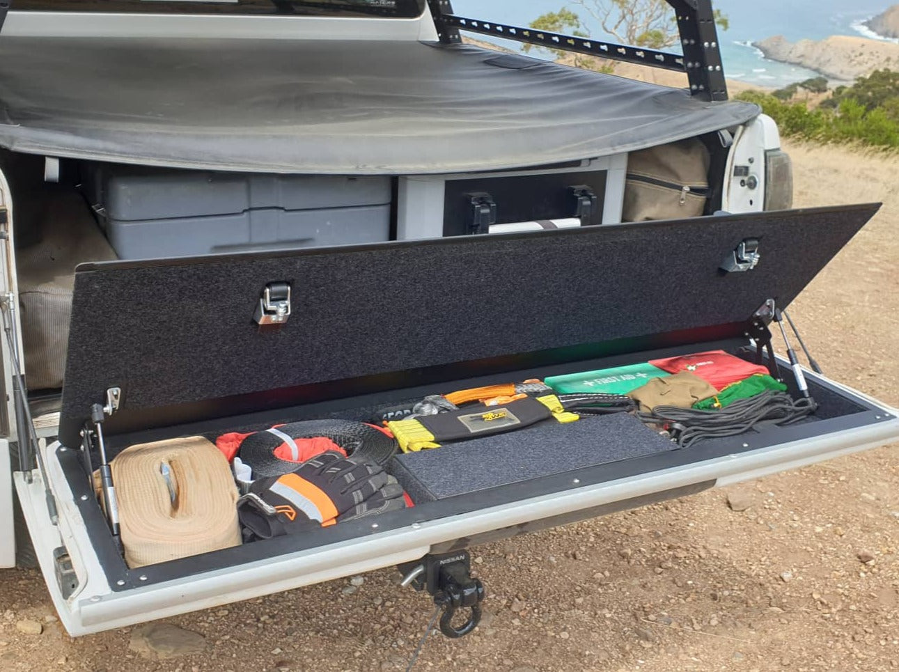 Tailgate Storage to suit D40 Navara