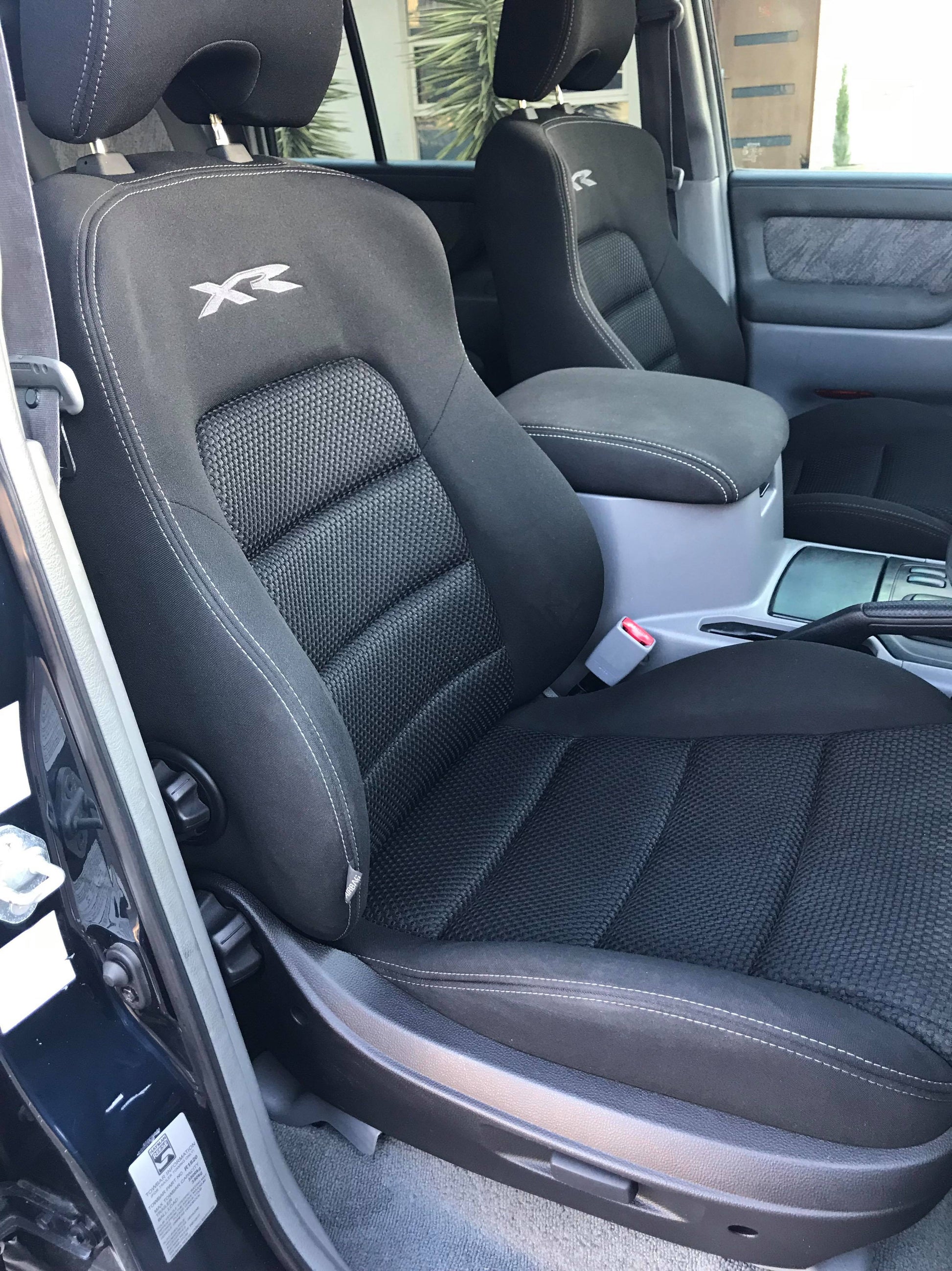 Seat adapter kit to suit 100/105 Series Toyota Landcruiser