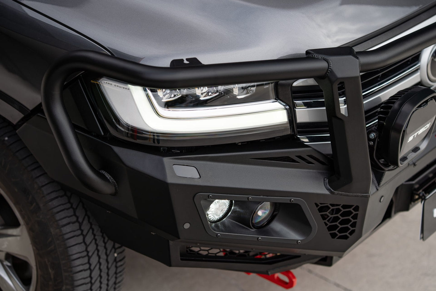 King series Plus bull bar for Toyota Landcruiser 300 Series (2021 – Present)