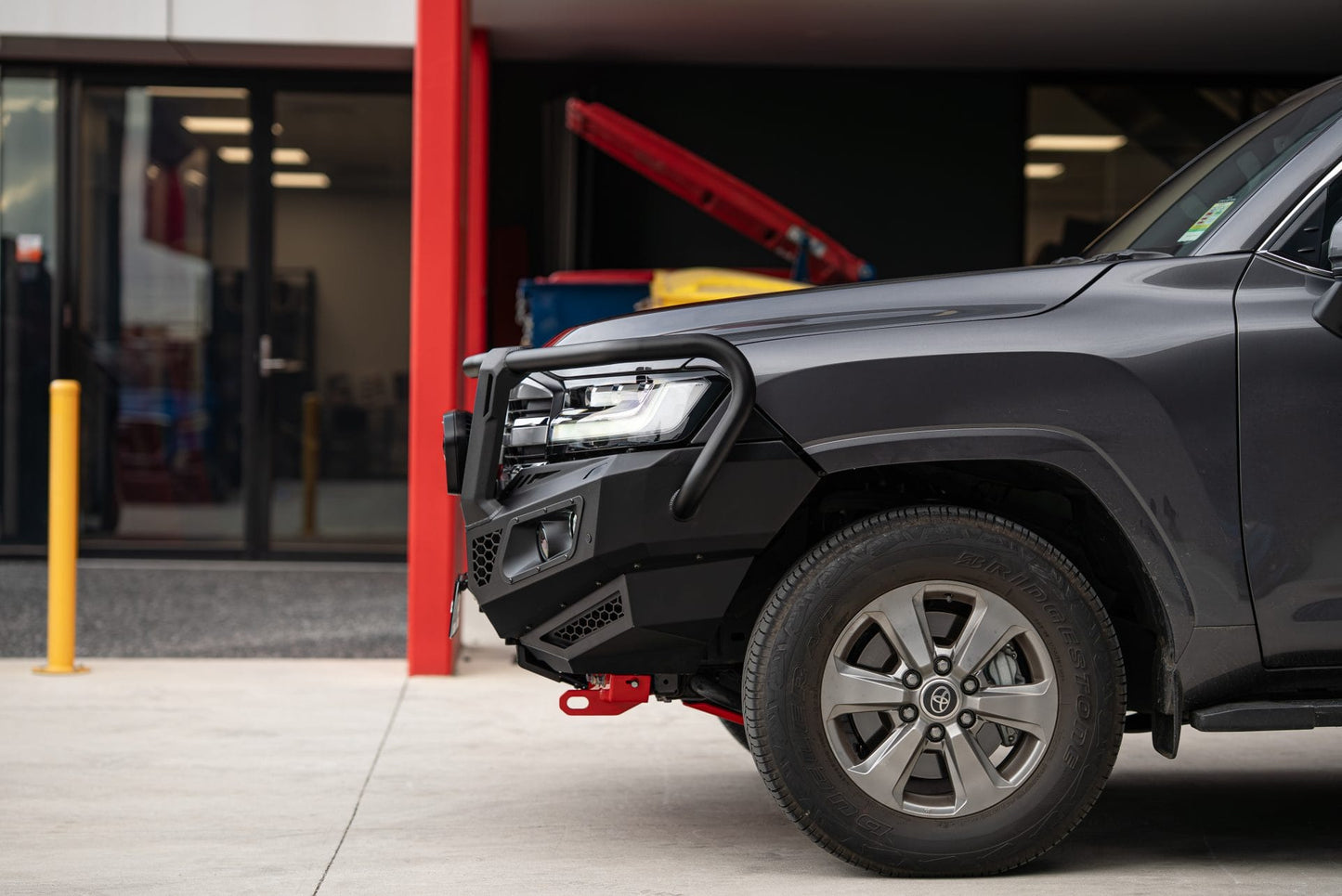 King series Plus bull bar for Toyota Landcruiser 300 Series (2021 – Present)