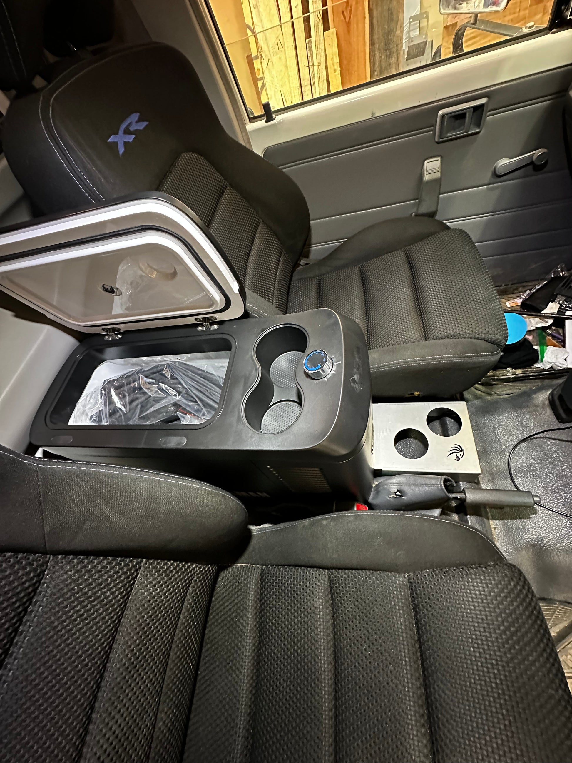 Fridge centre console to suit 78 & 79 Series Single Cab Toyota Landcruiser