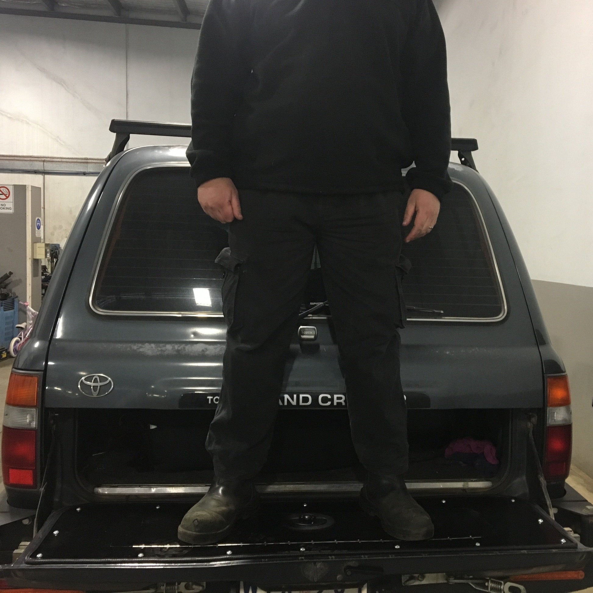 Tailgate Storage to suit 100 / 105 Series Toyota Landcruiser