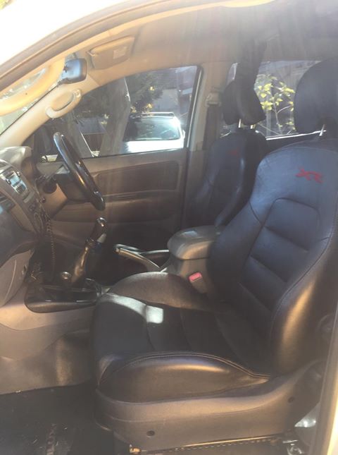 Seat adapter kit to suit N70 Hilux (2005-2015)